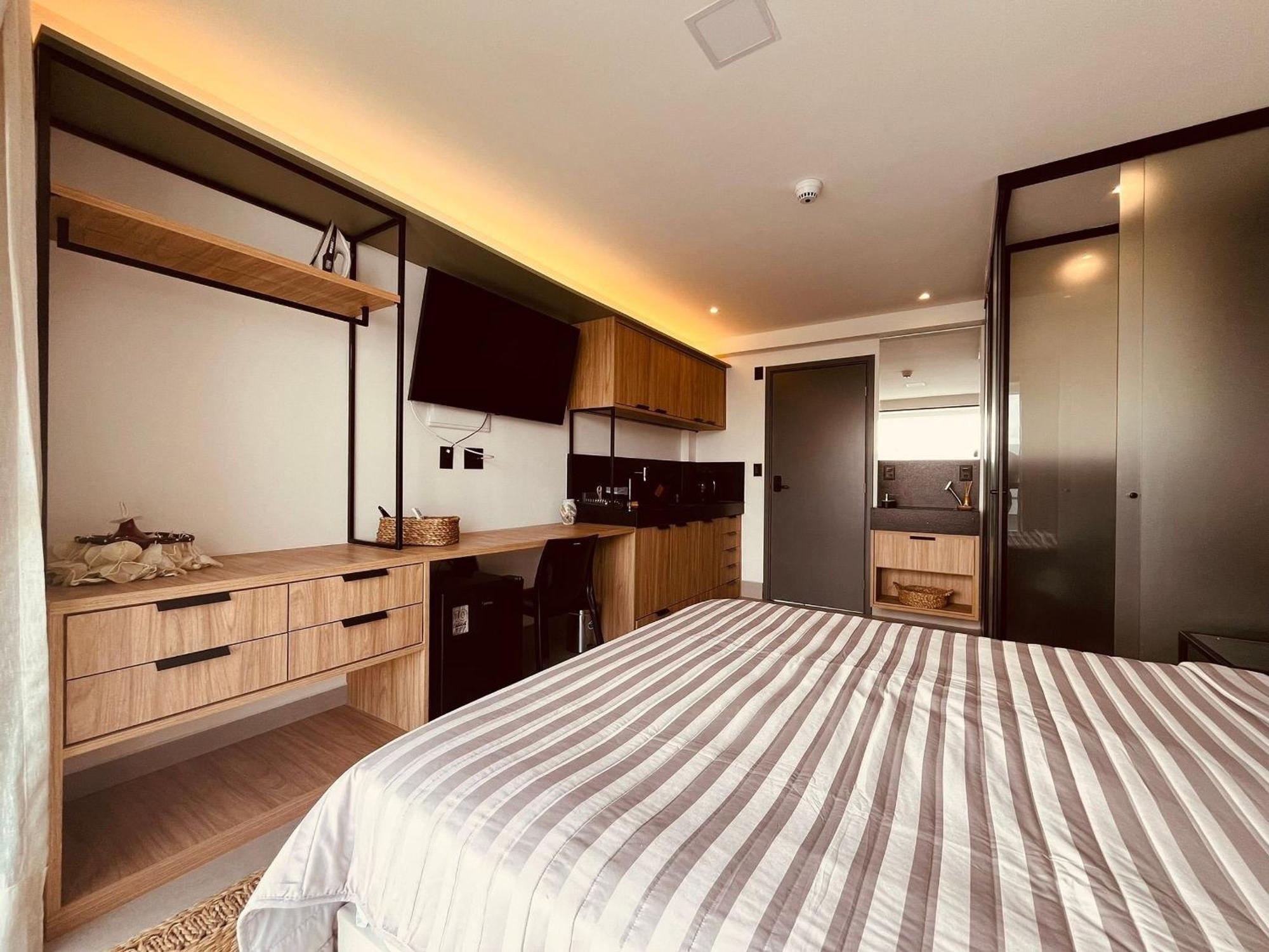 Apartamento Acomodacao Espacosa E Sofisticada. Gbs 708. *