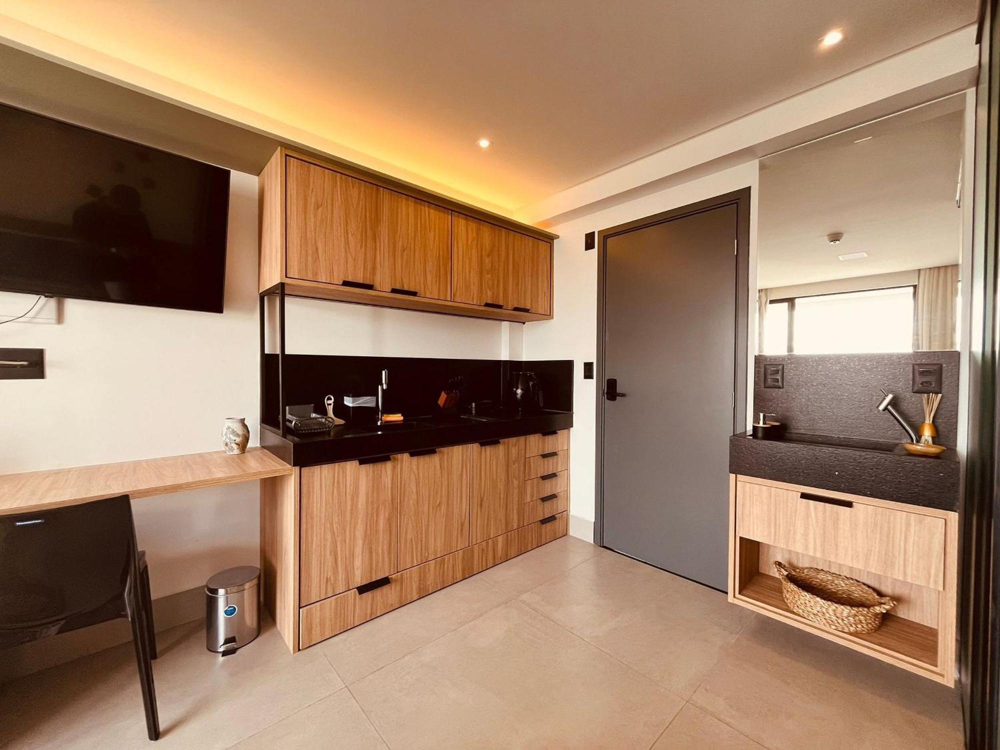 Acomodacao Espacosa E Sofisticada. Gbs 708. Apartamento *